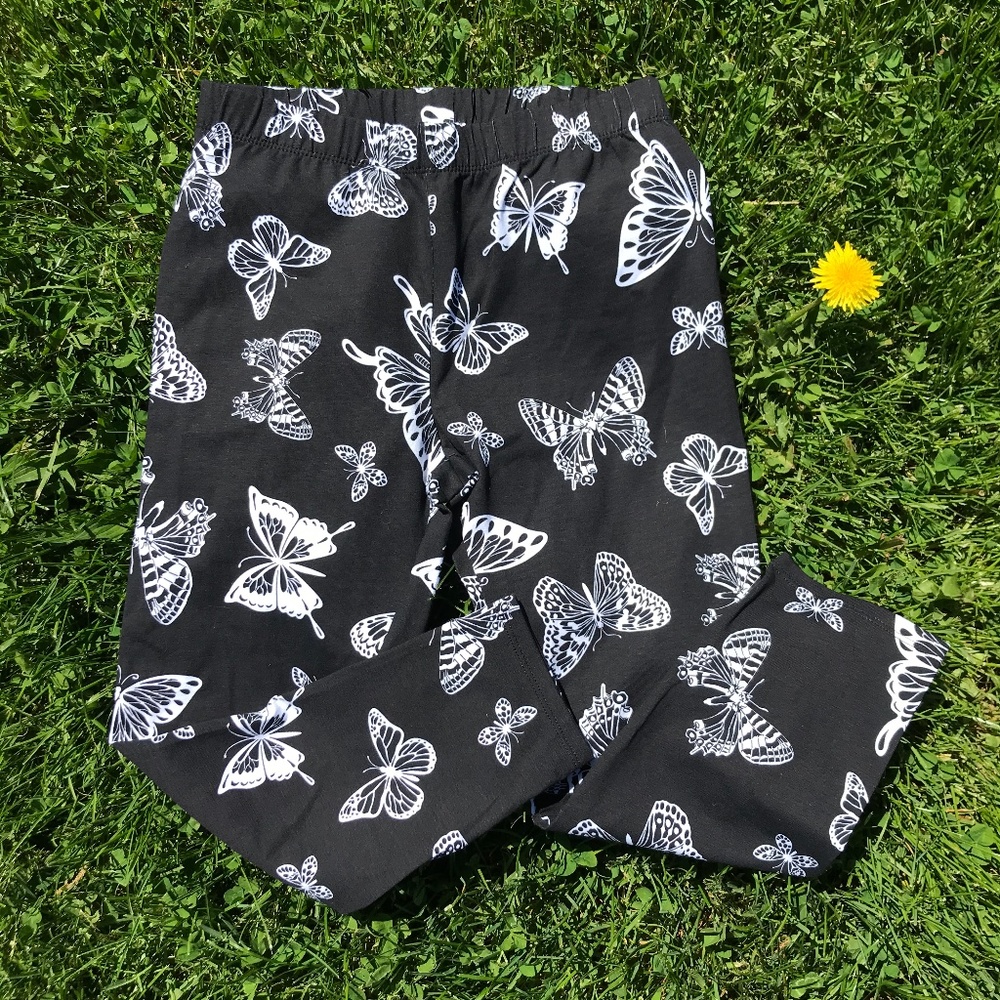 🎃NWOT Butterfly Legging Capris